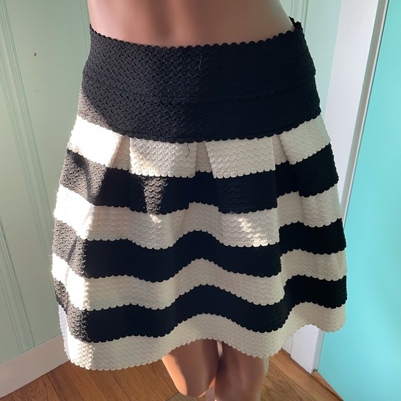 Bloomendales Aqua black white skirt - Picture 6 of 8
